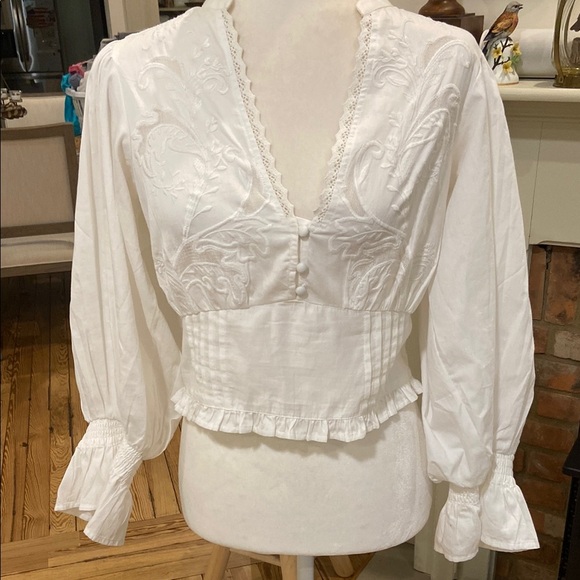 Anthropologie Tops - Anthropologie White Puff Sleeve Crop Blouse size Medium